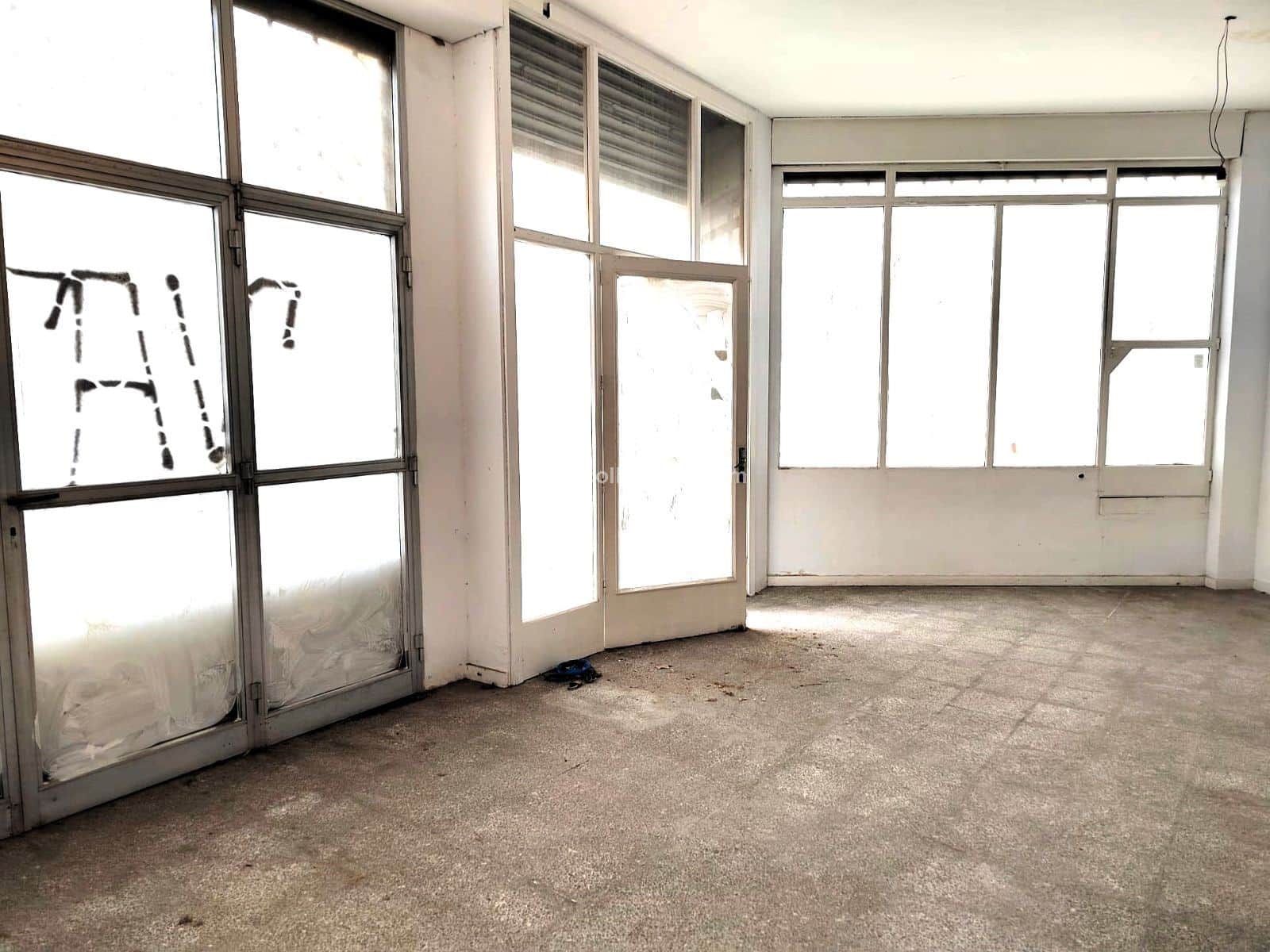 LOCAL 75 m2 PALMA ZONA ARCHIDUQUE - Foto 2