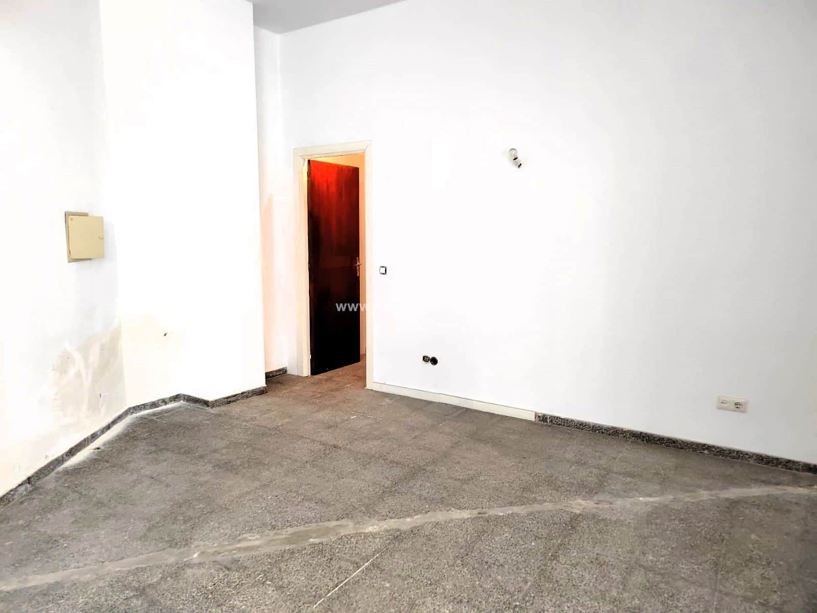 LOCAL 75 m2 PALMA ZONA ARCHIDUQUE - Foto 3