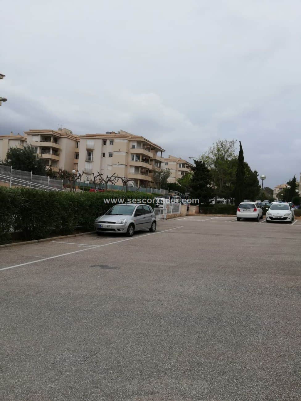 Plaza exterior de fácil acceso. - Foto 1