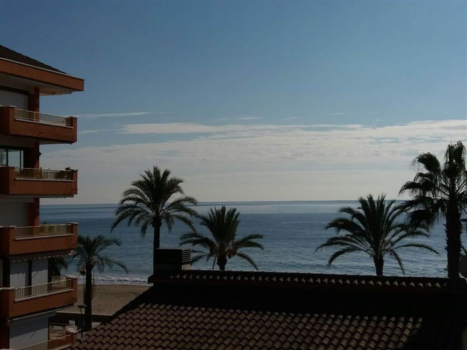 Bonito apartamento con vistas al mar - Foto 1