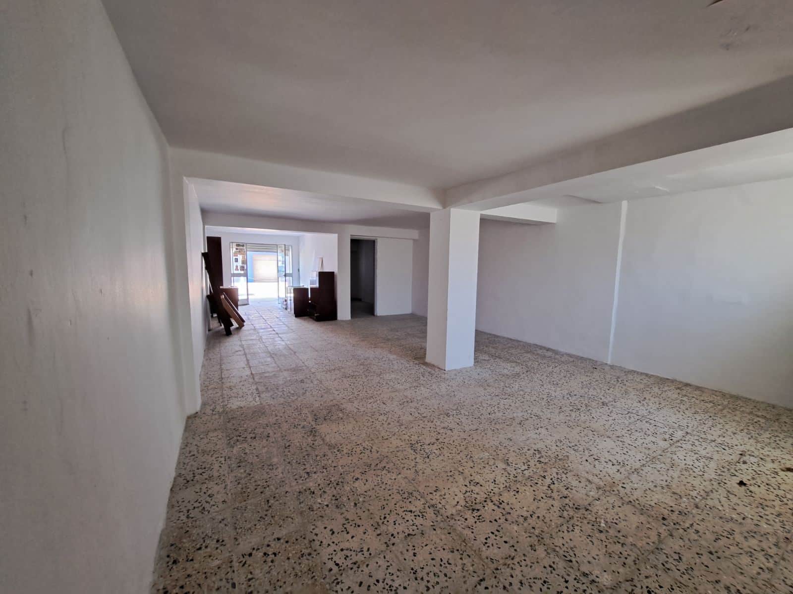 OCASIÓN 2 LOCALES JUNTOS CERCA  PLAYA CAMBRILS - Foto 4