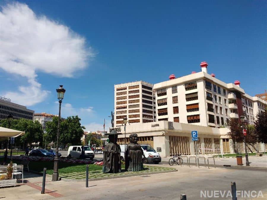 Piso - Avda. De La Paz - Burgos - Foto 1