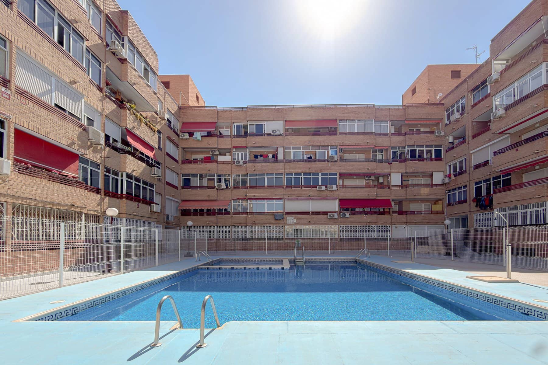 Pis - Calle Hermanos Bazán - El Molino - Torrevieja - Foto 1