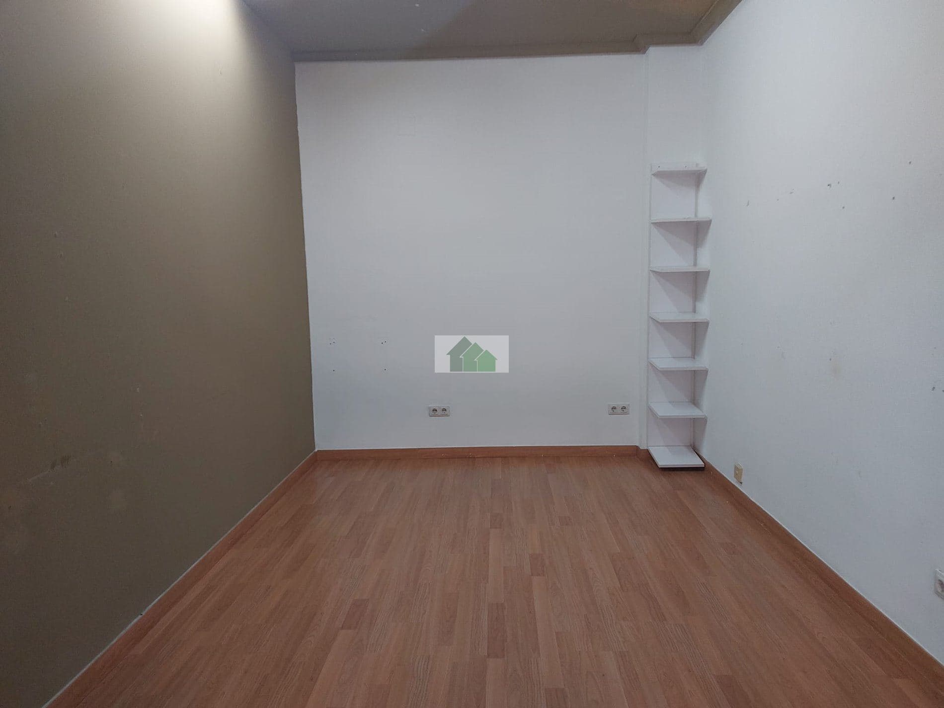 L-175 ALQUILER LOCAL COMERCIAL EN C/ HUERTA DE LOS FRAILES. MONTIJO - Foto 3