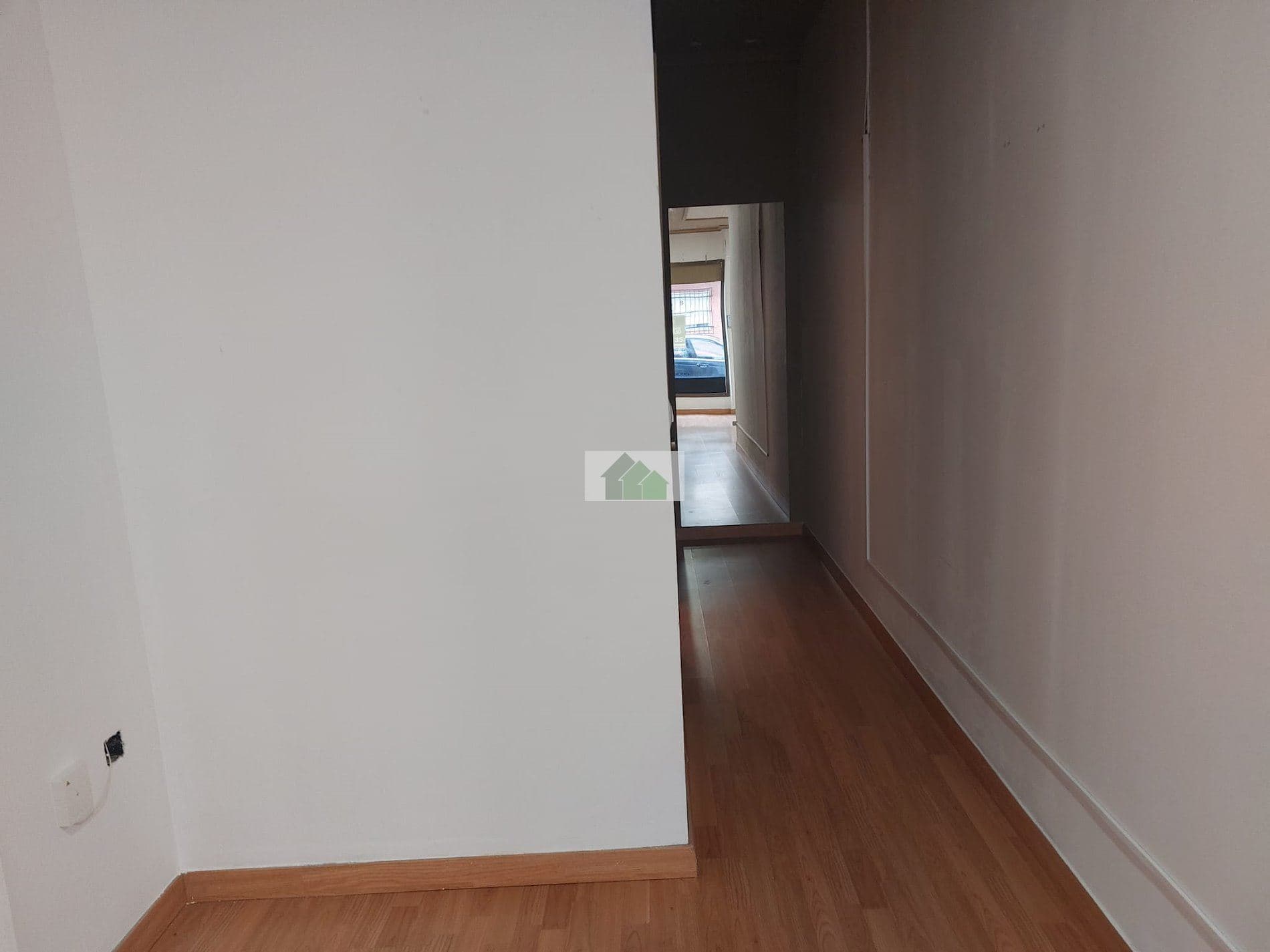 L-175 ALQUILER LOCAL COMERCIAL EN C/ HUERTA DE LOS FRAILES. MONTIJO - Foto 4