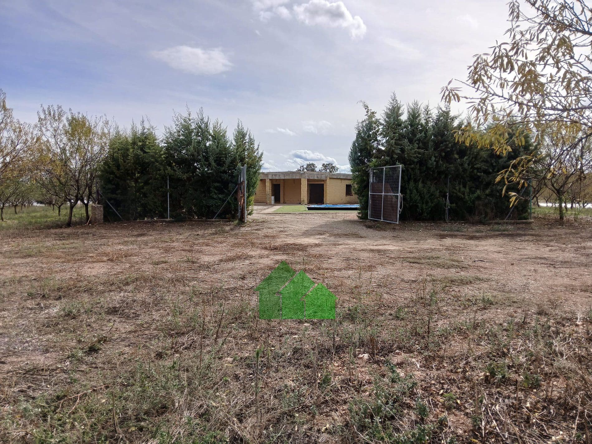 T-585: TIERRA DE SECANO PLANTA DE ALMENDROS CON CASA. LOS CANCHALES. MONTIJO - Foto 2