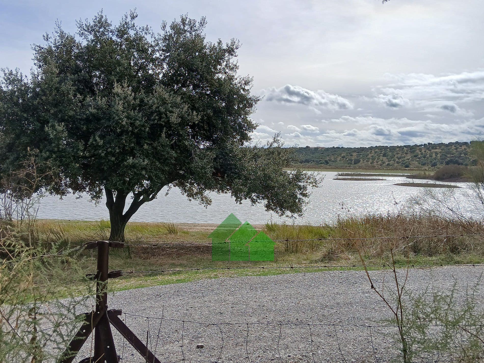 T-585: TIERRA DE SECANO PLANTA DE ALMENDROS CON CASA. LOS CANCHALES. MONTIJO - Foto 3