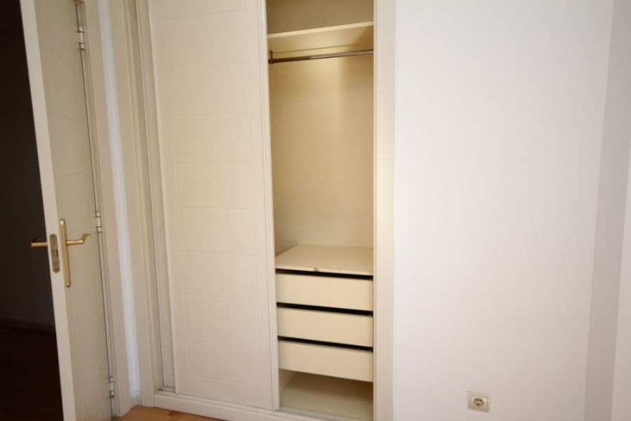 Piso de 2 dormitorios y 2 baños con plaza de garaje - Foto 5