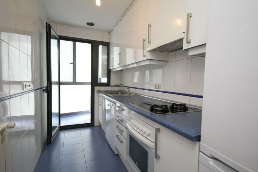 Piso de 2 dormitorios y 2 baños con plaza de garaje - Foto 3