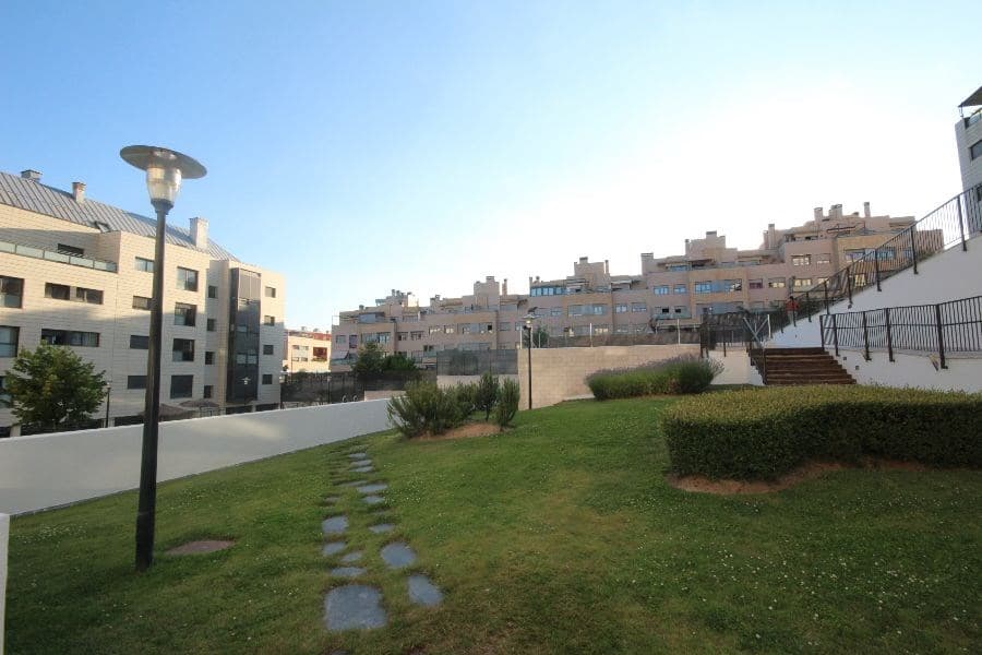 Alquiler dos dormitorios en Montecarmelo - Foto 2