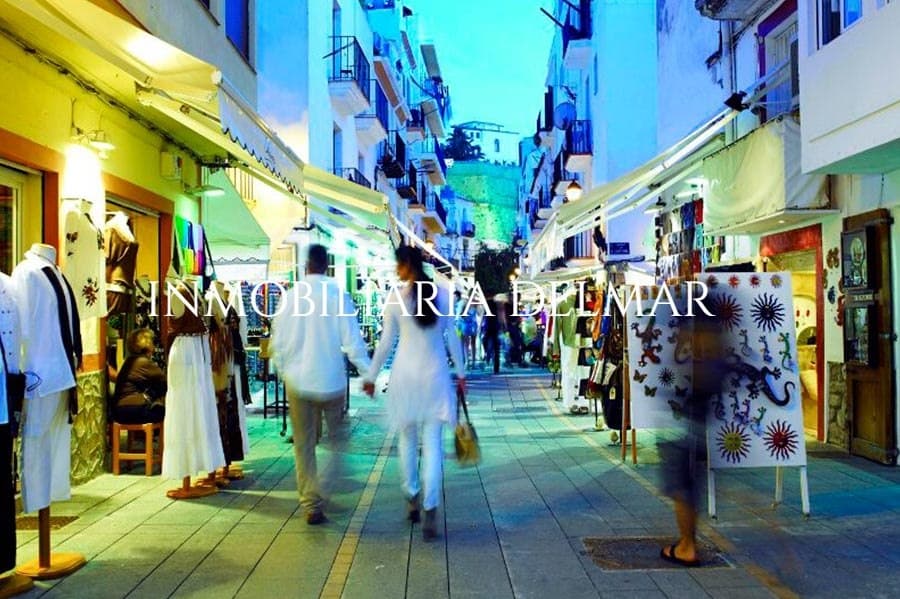 BOUTIQUE EN TRASPASO EN LA MARINA - Foto 2