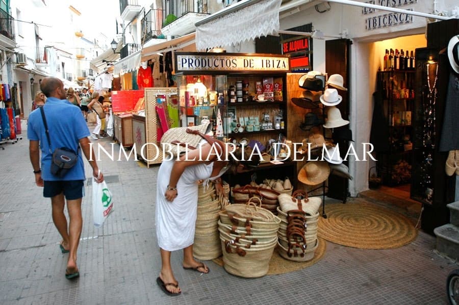 BOUTIQUE EN TRASPASO EN LA MARINA - Foto 4