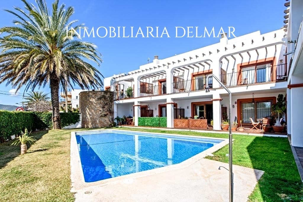 ADOSADO DÚPLEX CON VISTAS AL MAR - Foto 1