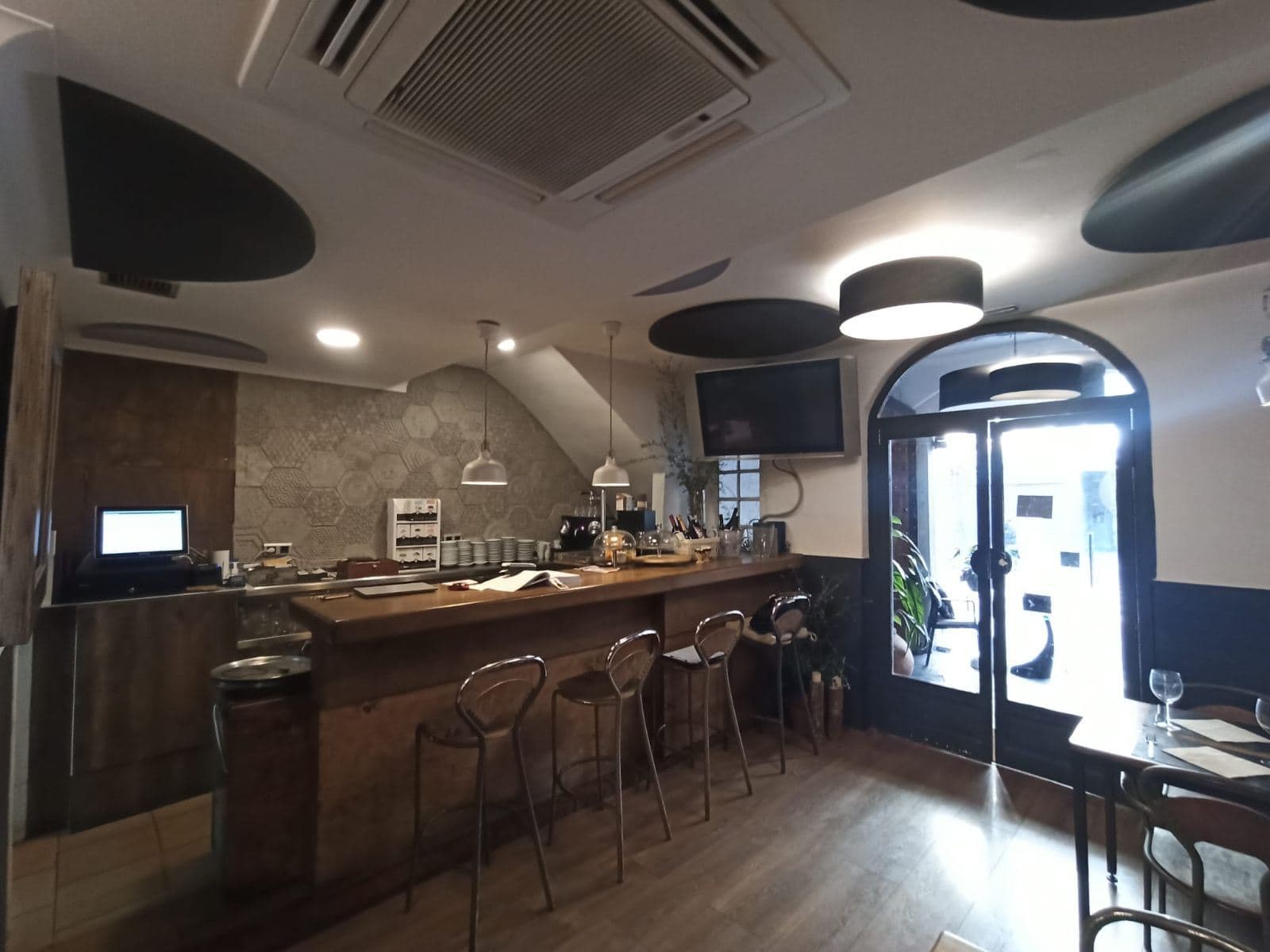 Restaurante en traspaso en pleno funcionamiento - Foto 1