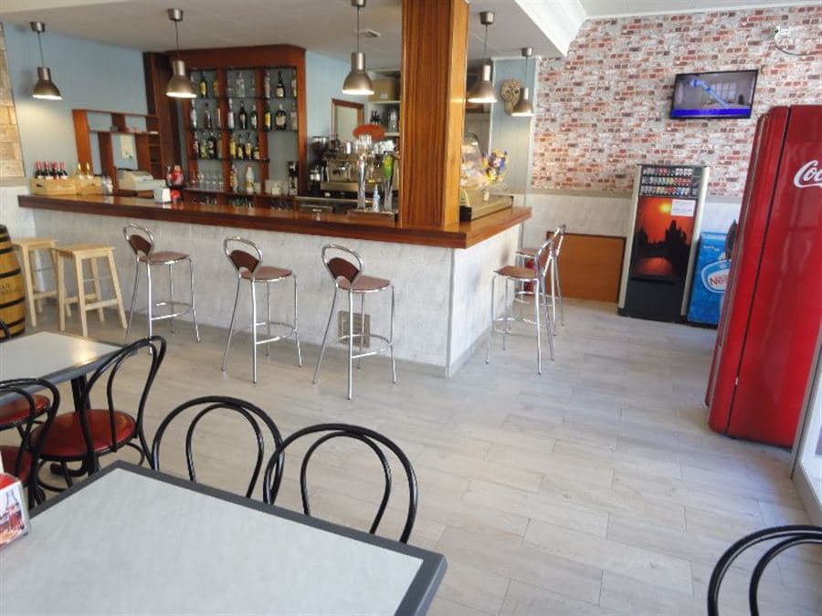 BAR EN PLENO RENDIMIENTO - Foto 2