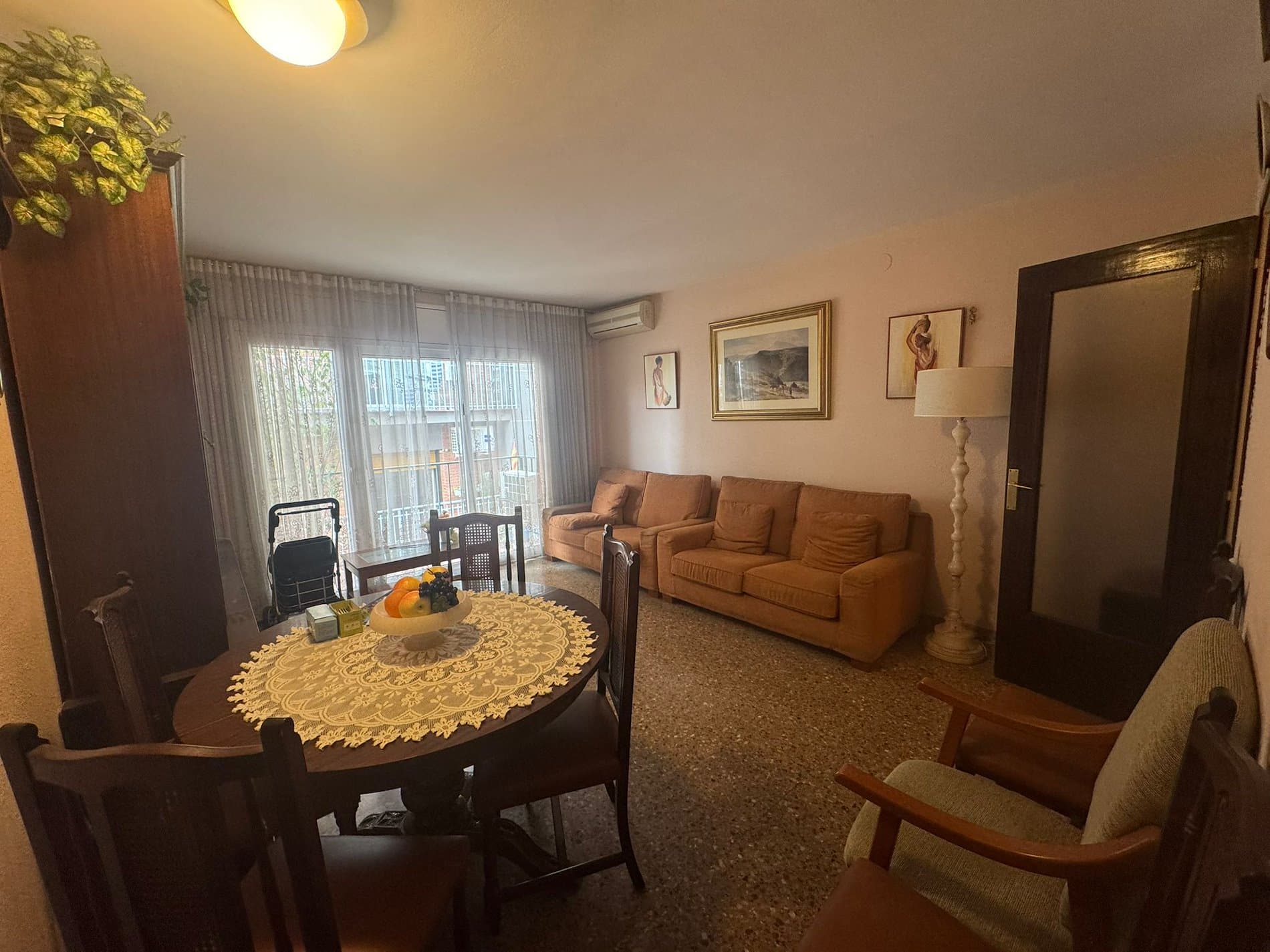 Oportunidad en el Centro de Molins: Piso con Ascensor y Gran Potencial - Foto 2