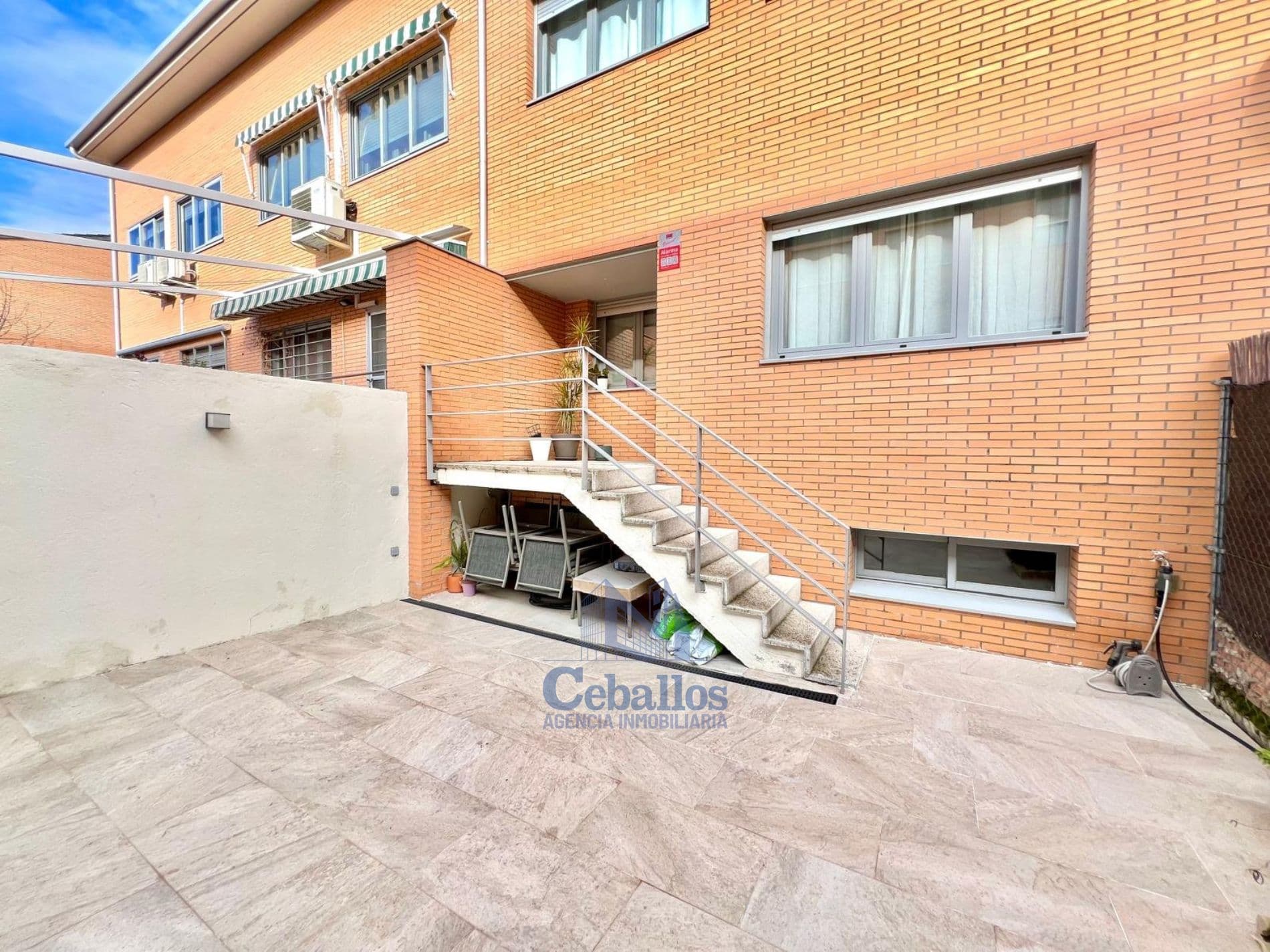 CHALET ADOSADO ZONA NUEVA - Foto 1