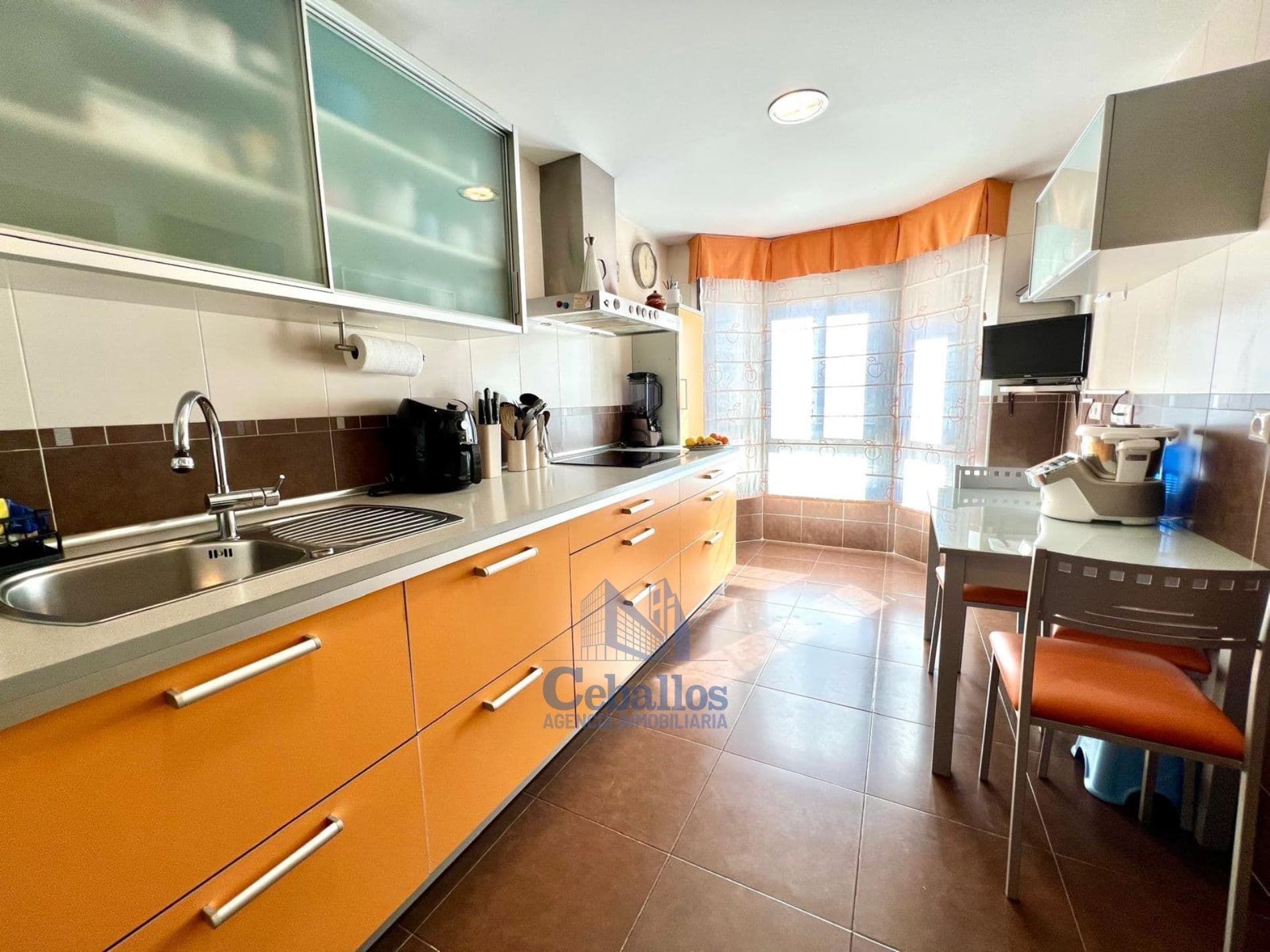 Magnífica propiedad situada en la zona nueva del municipio de Guadalajara - Foto 3