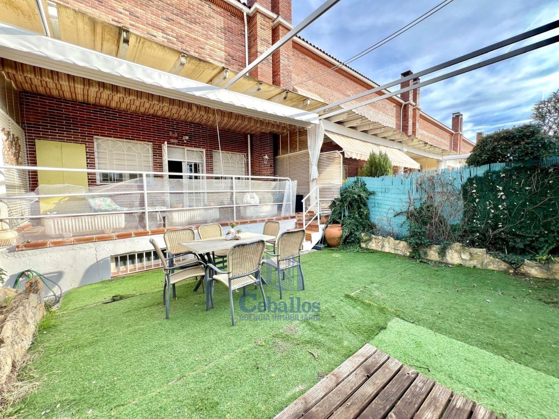 🏡 CHALET ADOSADO EN MANANTIALES – ESPACIO, CHIMENEA Y JARDÍN PRIVADO - Foto 4