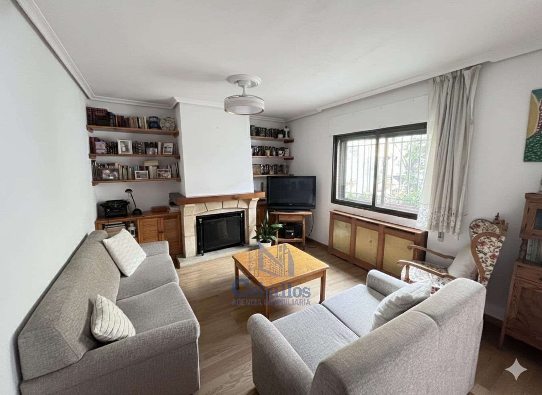 🏡 CASA ADOSADA REFORMADA EN MARCHAMALO - Foto 4