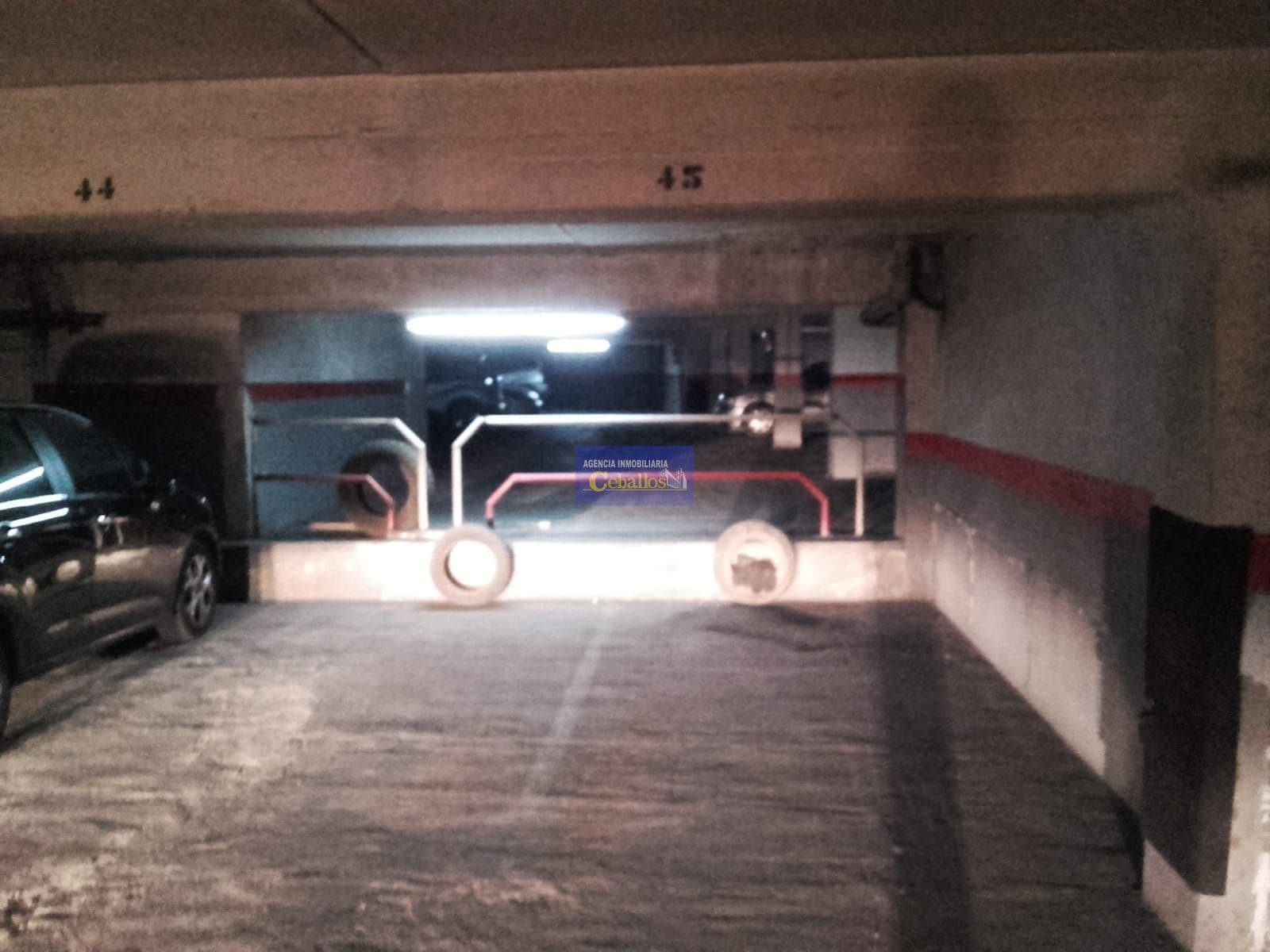 GARAJE EN ZONA LAS CUMBRES - Foto 1