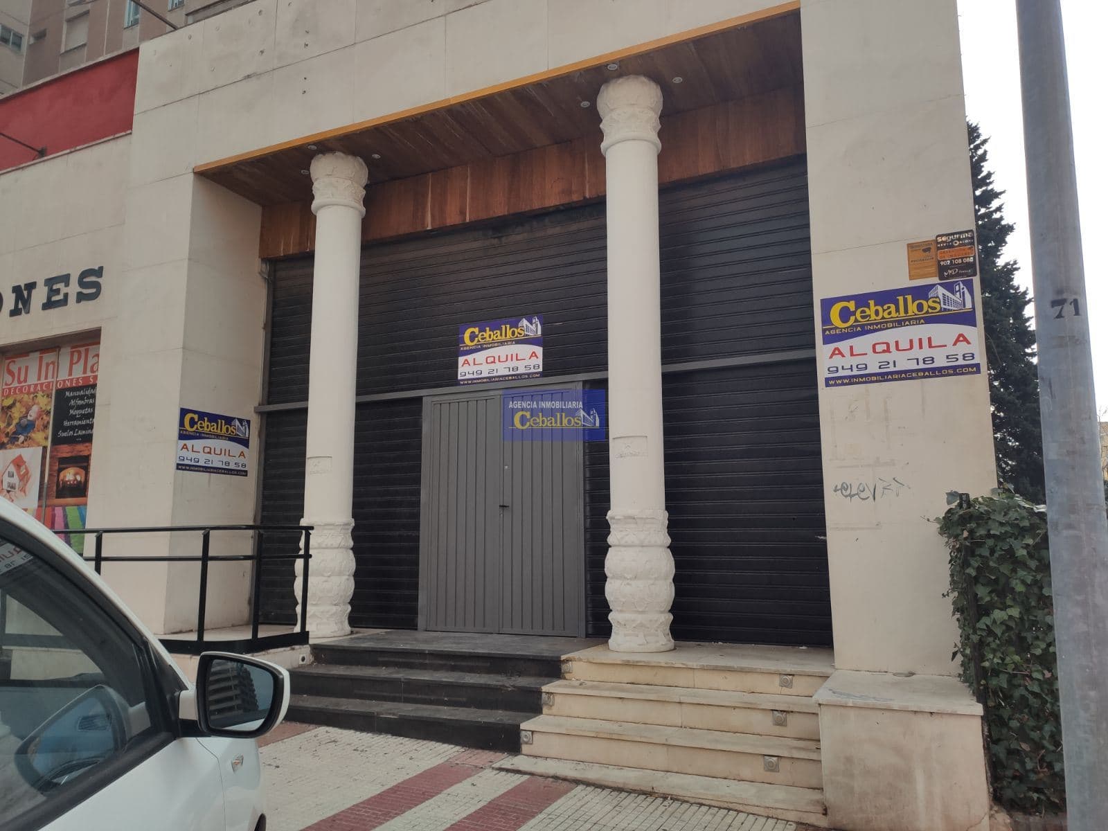 ¡Oportunidad única en Avenida Castilla! Local comercial con un gran potencial. - Foto 1