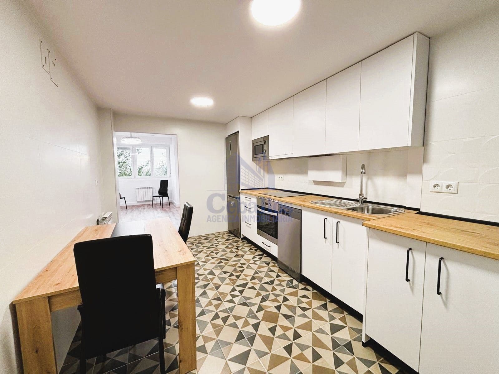 ¡Tu Próximo Hogar en la Zona Constitución, Completamente Reformado y Listo para Entrar a Vivir! - Foto 2