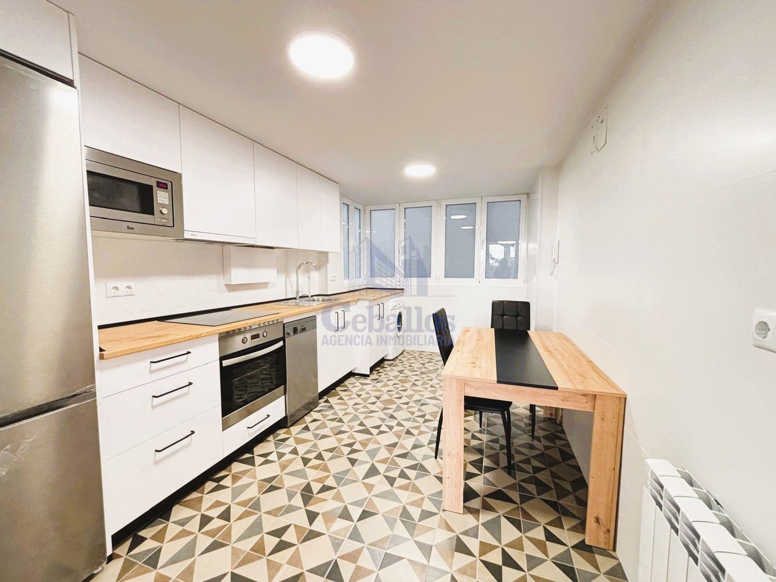 ¡Tu Próximo Hogar en la Zona Constitución, Completamente Reformado y Listo para Entrar a Vivir! - Foto 1