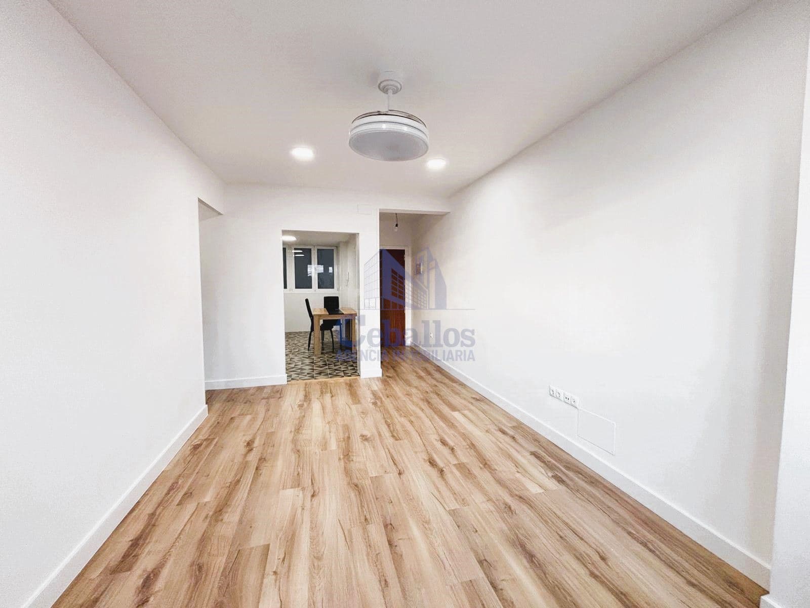 ¡Tu Próximo Hogar en la Zona Constitución, Completamente Reformado y Listo para Entrar a Vivir! - Foto 3