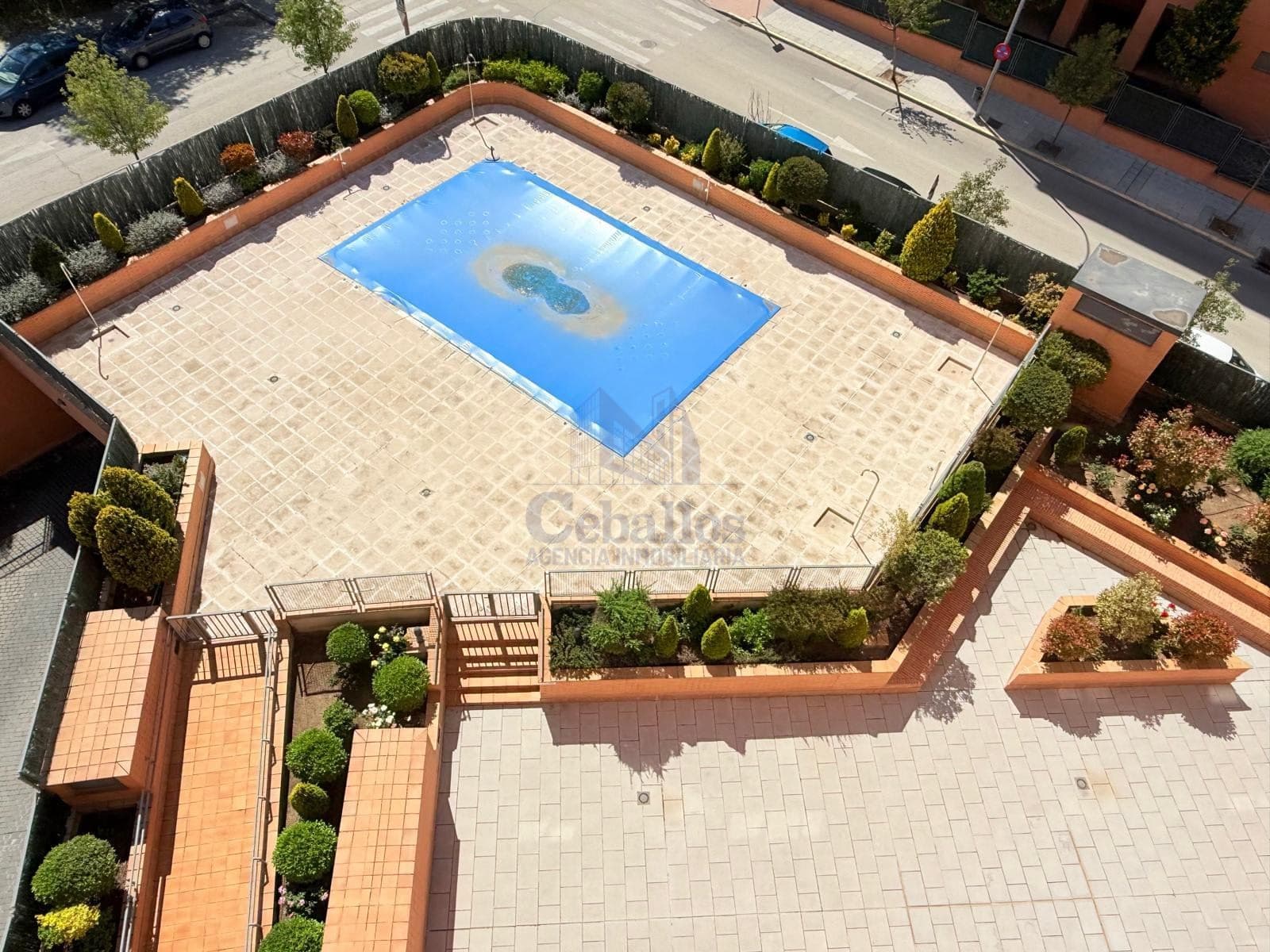 🏡 ¡Tu nuevo hogar en Coslada! Completamente reformado, con piscina y todas las comodidades - Foto 1