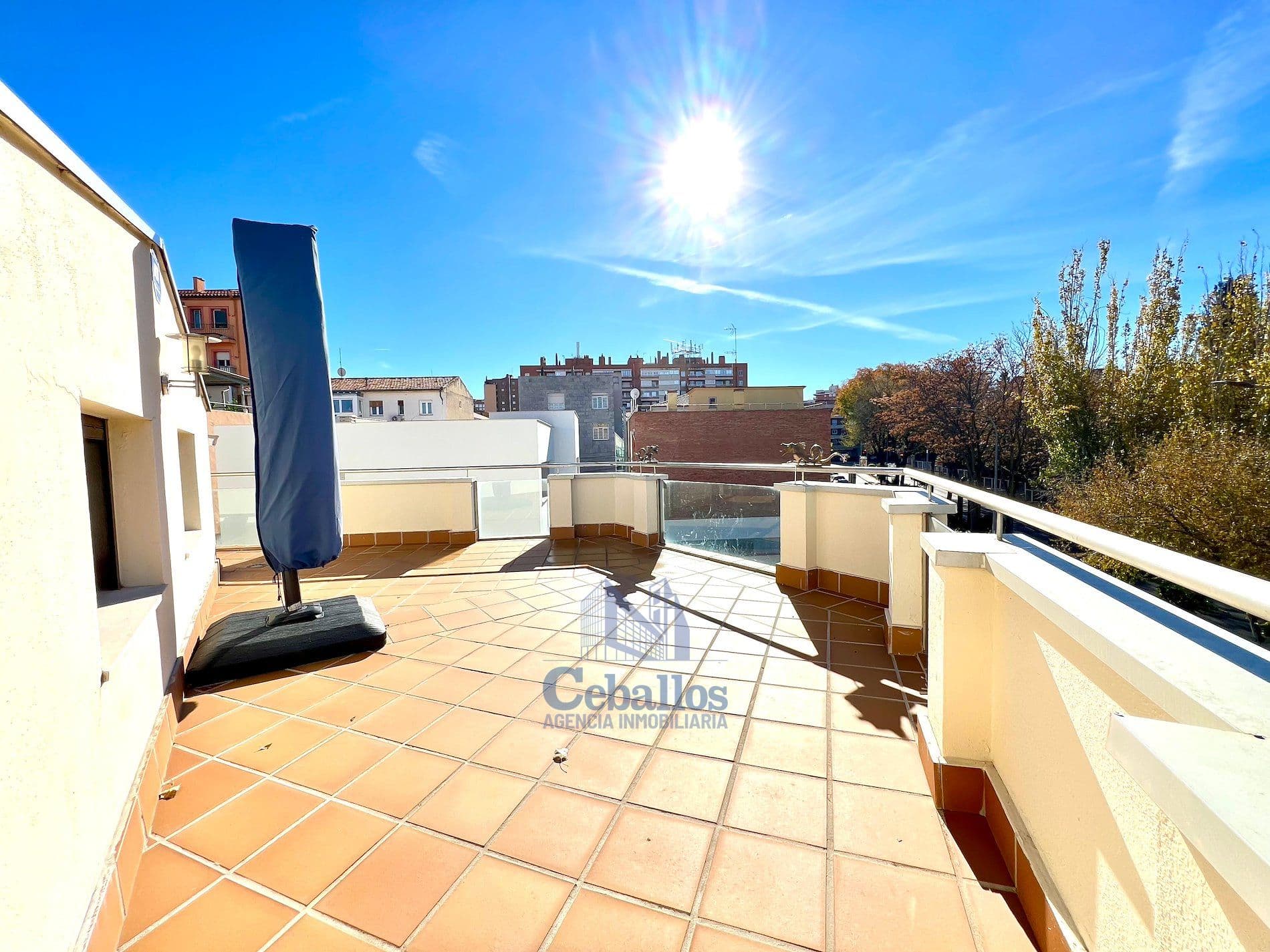 🏡 Vivienda Amplia en Pleno Centro de la Ciudad – 170 m², Garaje y Trastero - Foto 1