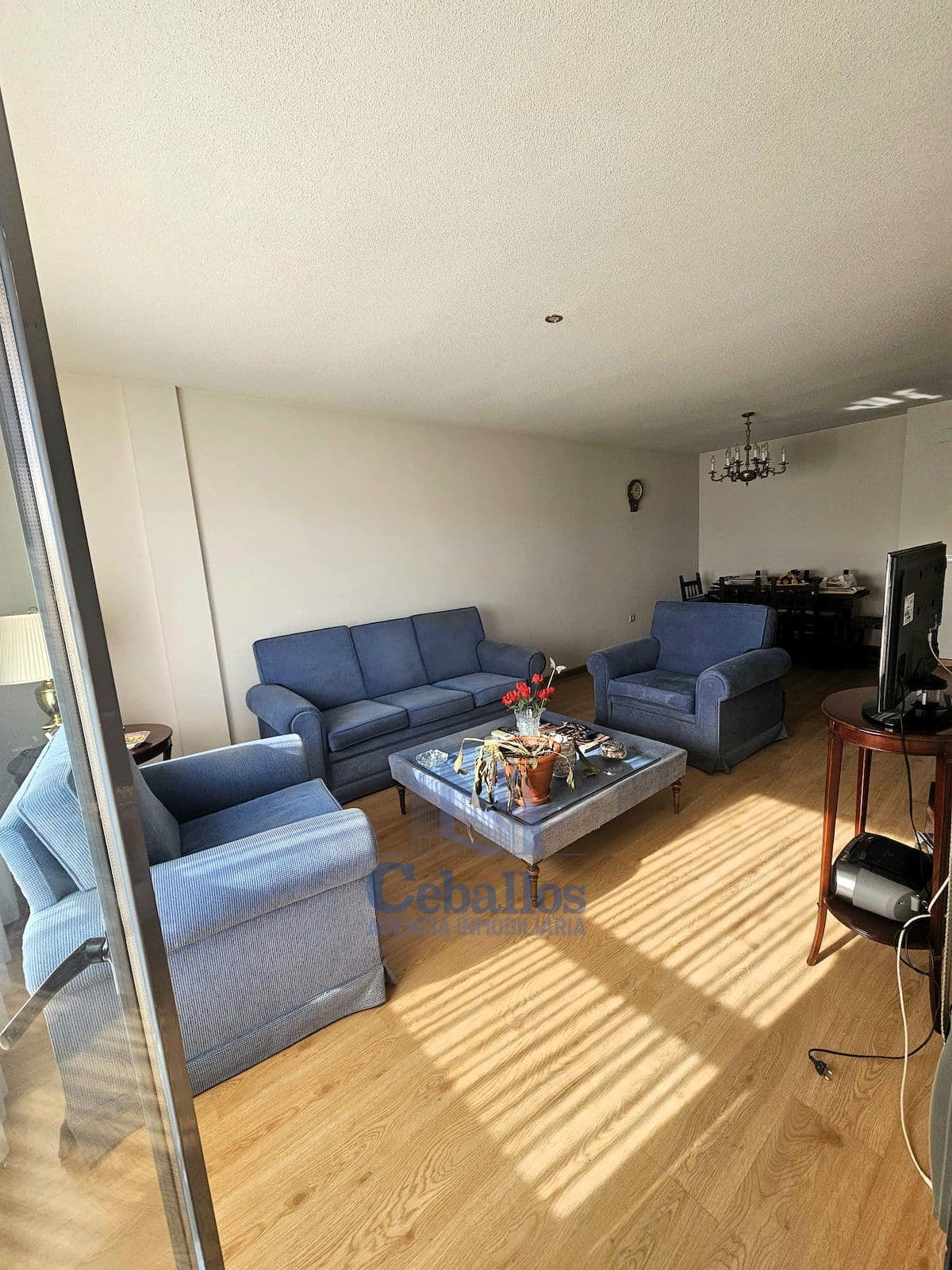 Descubre este encantador piso estándar, situado en la codiciada zona de Manantiales en Guadalajara - Foto 2