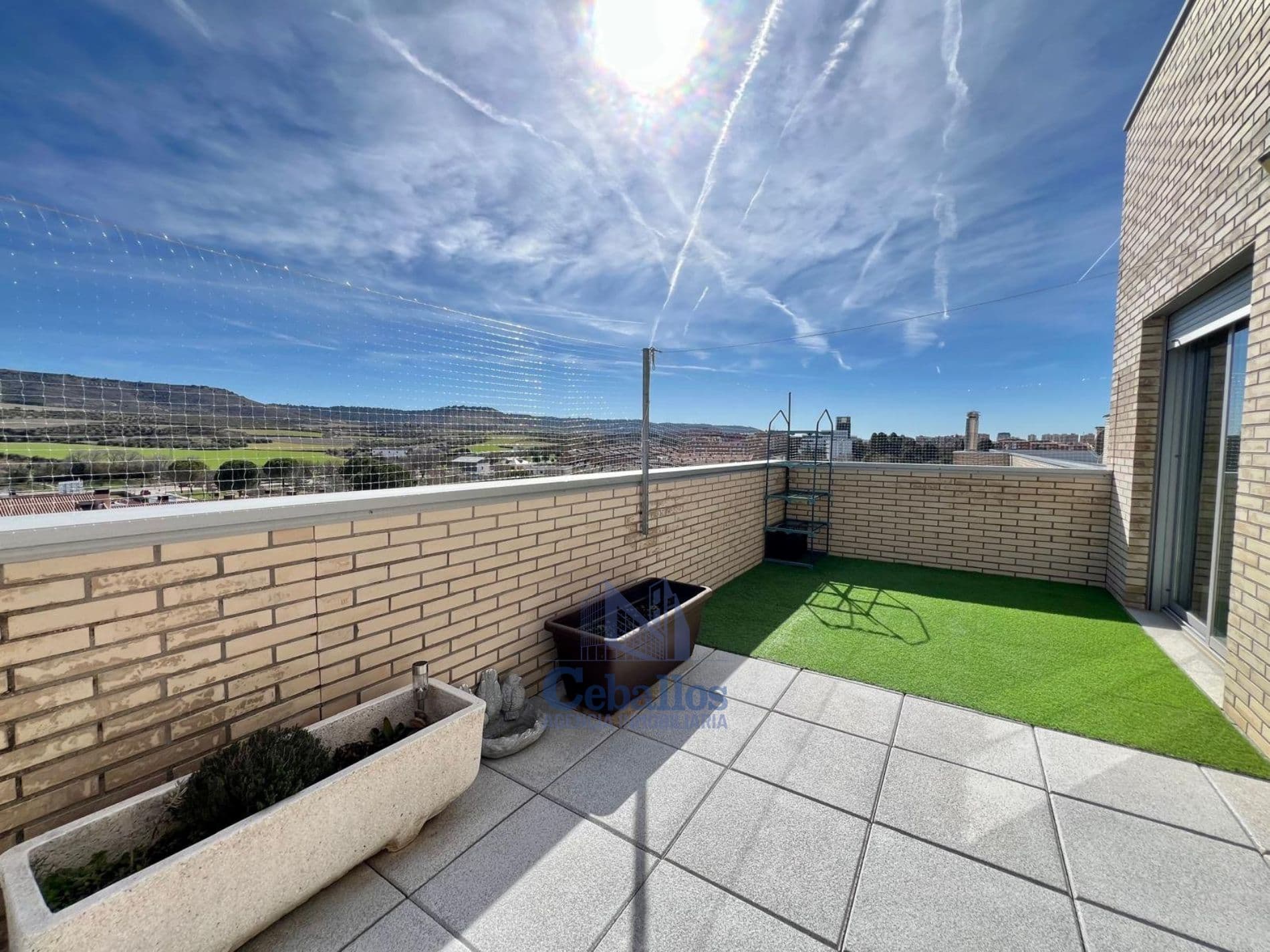 ATICAZO EN ZONA NUEVA - Foto 2