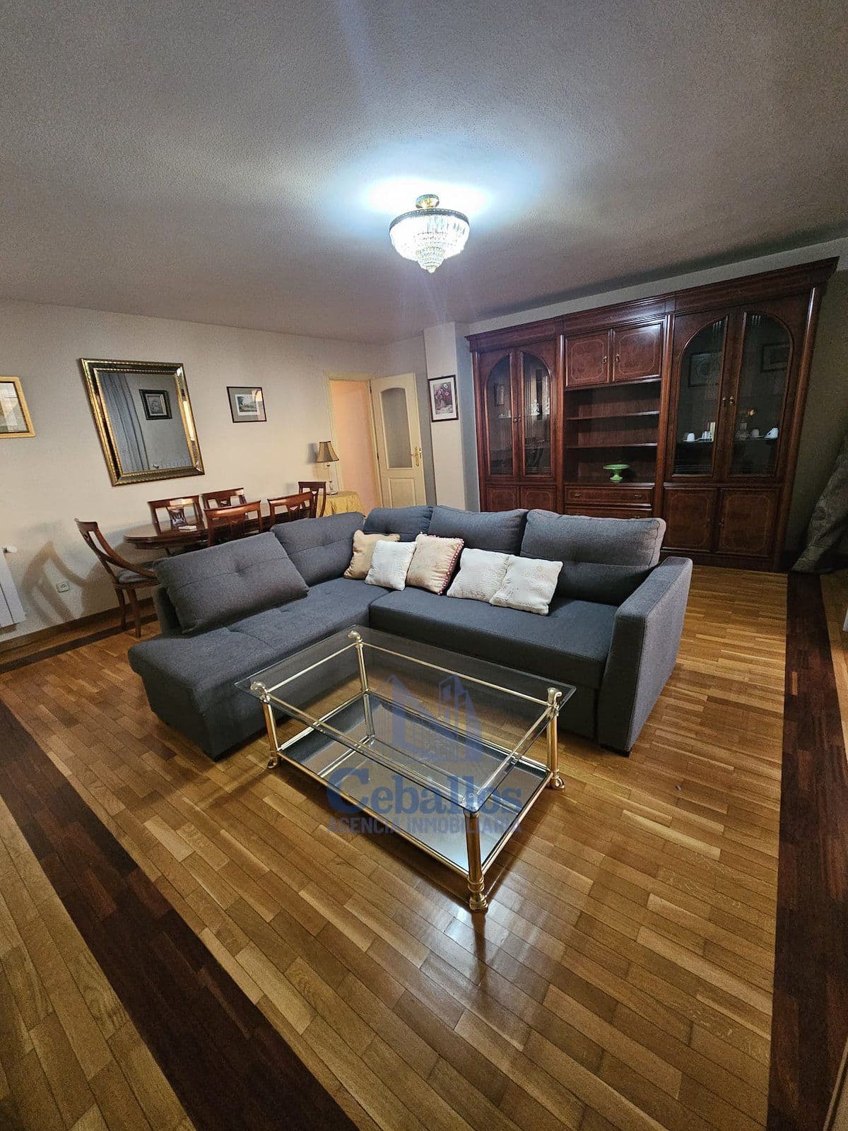 Piso en el corazón de Guadalajara, una vivienda que combina comodidad - Foto 2