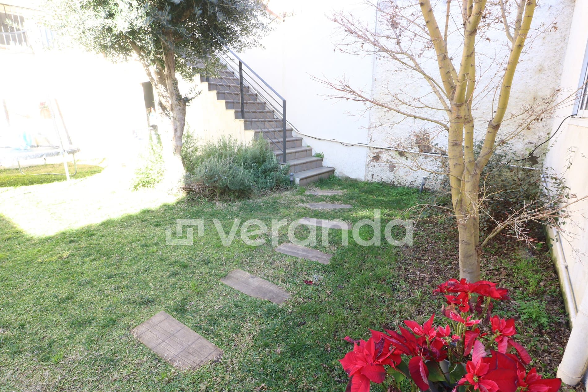 CASA ADOSADA CASC ANTIC CON JARDIN 254 M2 - Foto 2