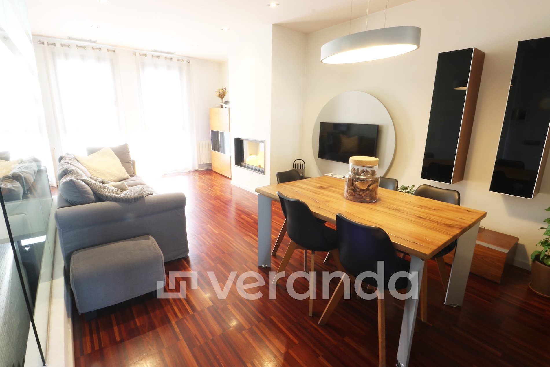 CASA ADOSADA CASC ANTIC CON JARDIN 254 M2 - Foto 5