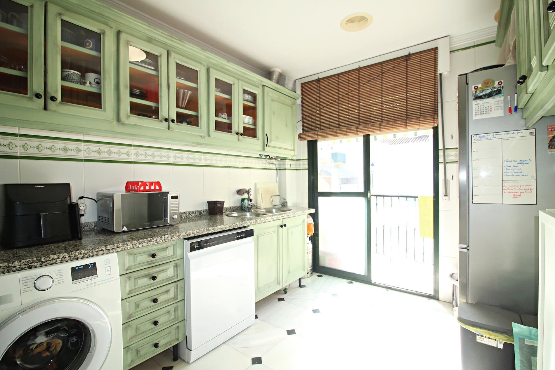 Espectacular unifamiliar de 4 plantas con solárium privado y garaje - Foto 2