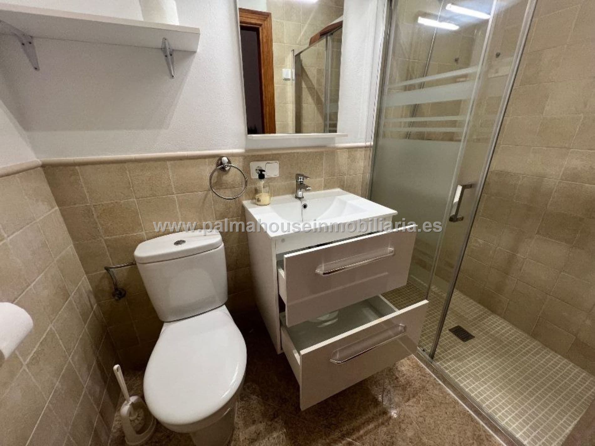 CONTACTAR SOLO VIA WHATSAP... PLANTA BAJA ESPACIOSA CON TERRAZA - Foto 4