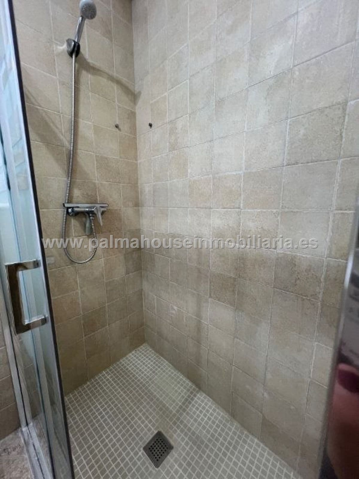 CONTACTAR SOLO VIA WHATSAP... PLANTA BAJA ESPACIOSA CON TERRAZA - Foto 3