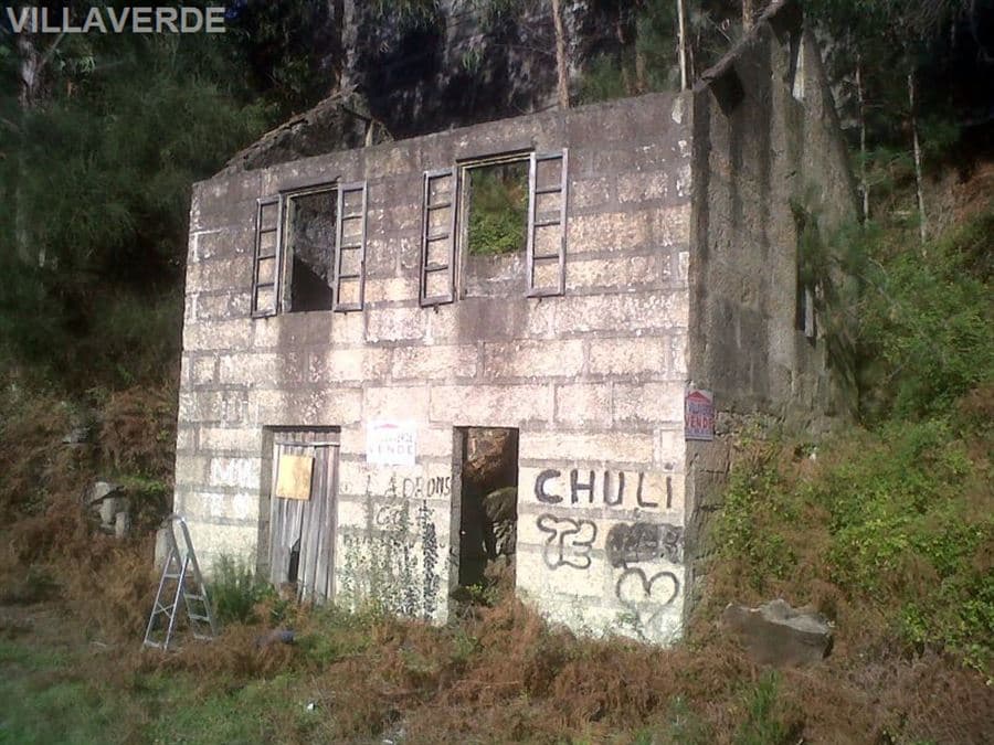 Casa para restaurar con finca y vistas al mar. - Foto 1