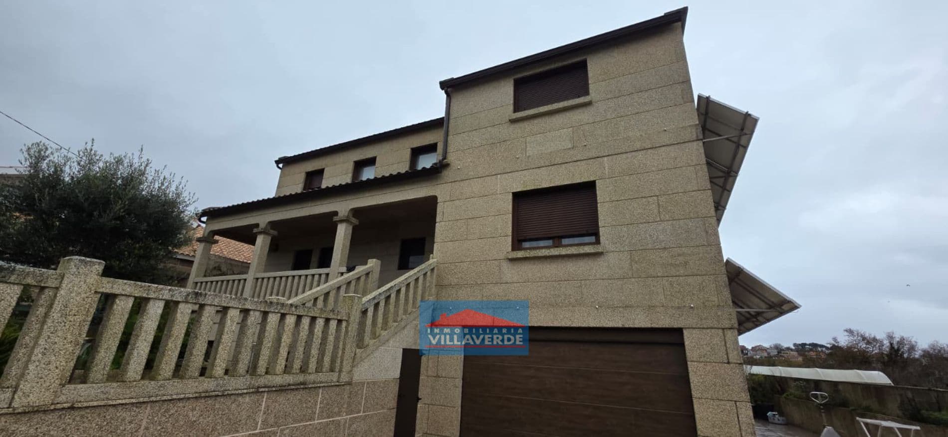 CHALET DE DISEÑO CONSTRUIDO EN PIEDRA MUY SOLEADO Y CON BONITAS VISTAS. - Foto 2