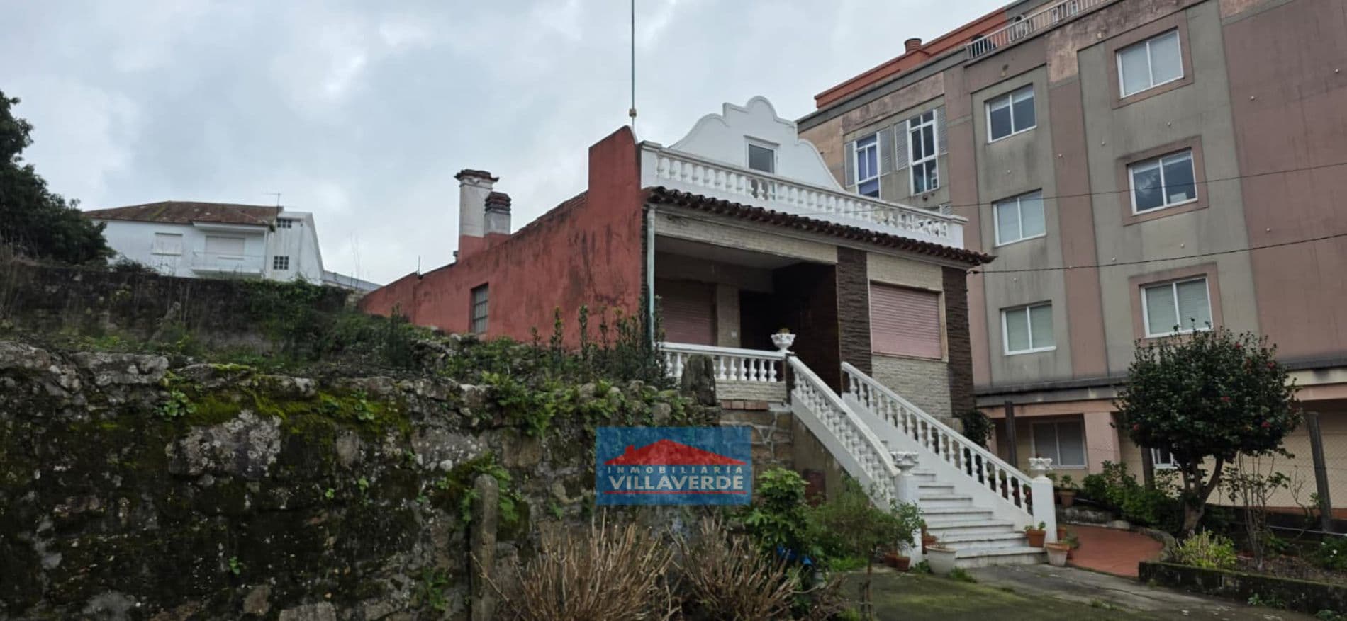 CASA CON FINCA EN EL CENTRO DE CANGAS - Foto 3