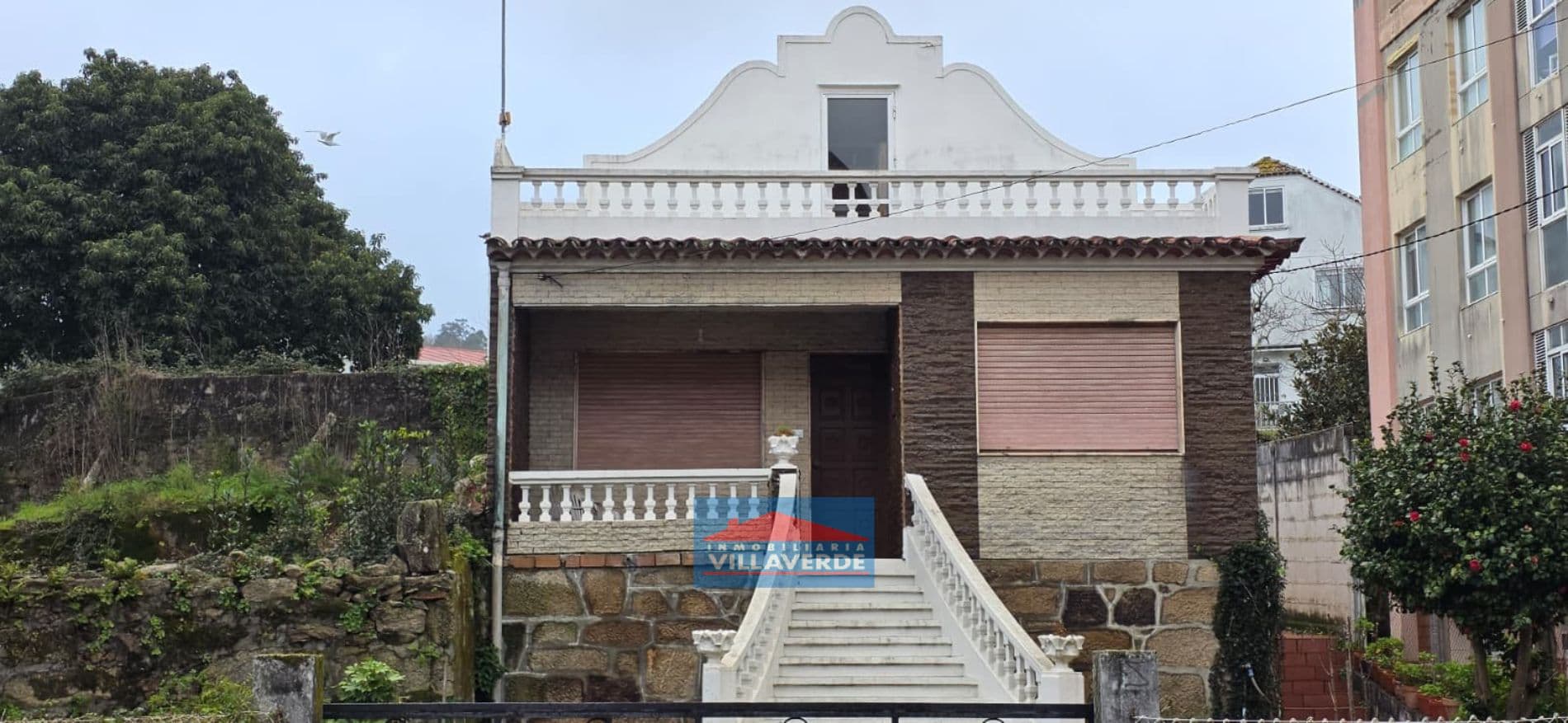 CASA CON FINCA EN EL CENTRO DE CANGAS - Foto 2