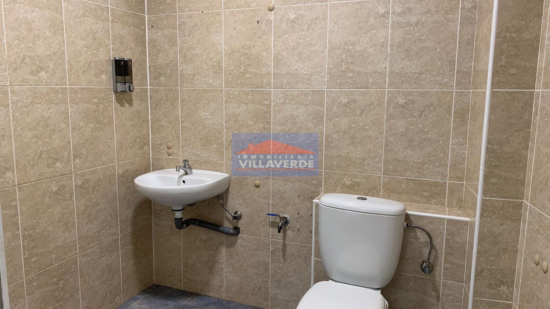 LOCAL COMERCIAL TOTALMENTE ACONDICIONADO EN PIEDRA ALTA - Foto 4