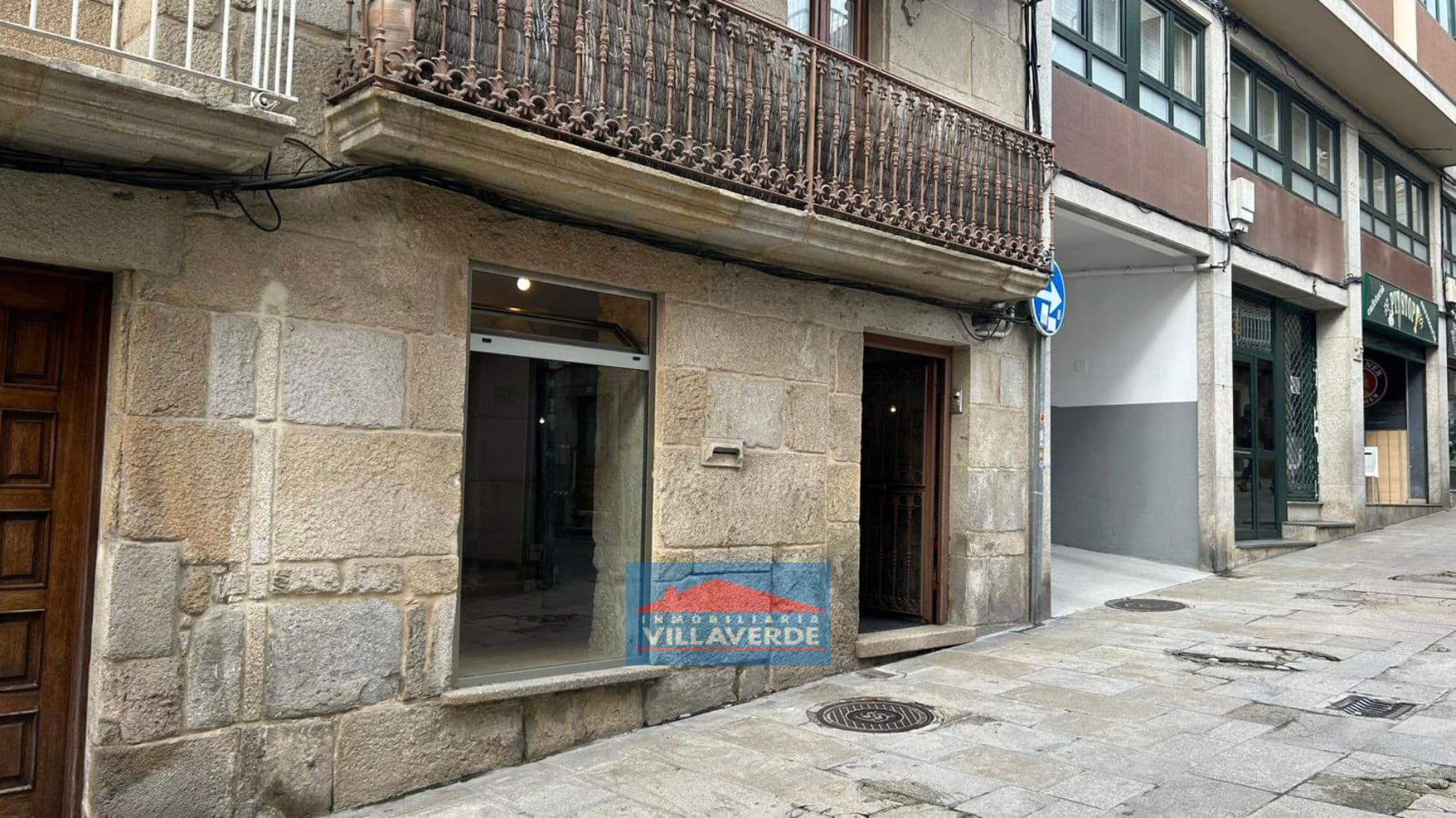 ALQUILER LOCAL TOTALMENTE ACONDICIONADO EN EL CENTRO DE CANGAS - Foto 1
