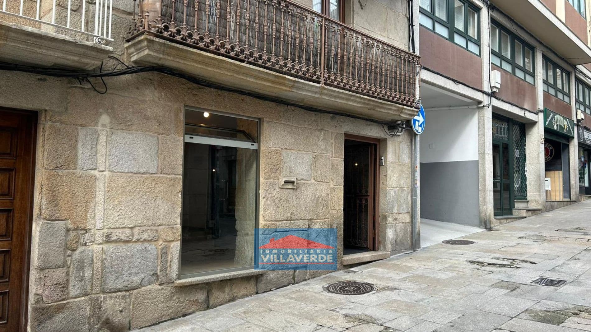 ALQUILER LOCAL TOTALMENTE ACONDICIONADO EN EL CENTRO DE CANGAS - Foto 2