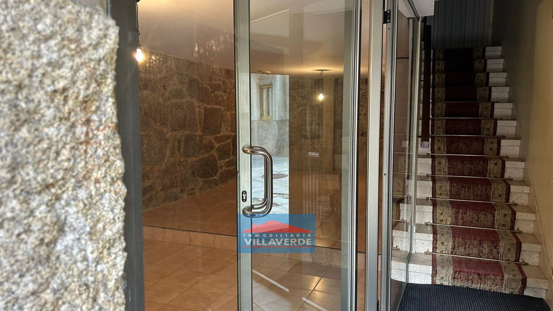 ALQUILER LOCAL TOTALMENTE ACONDICIONADO EN EL CENTRO DE CANGAS - Foto 4