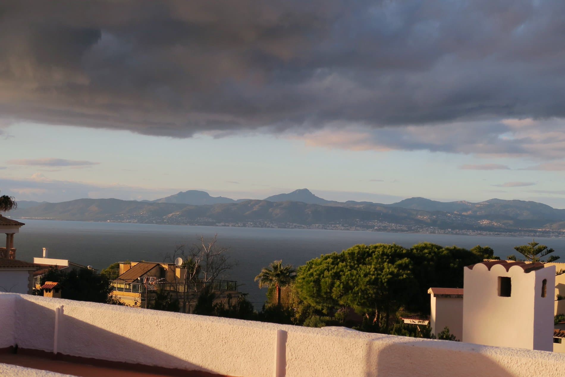 CHALET UNIFAMILIAR CON PISCINA EN BAHIA GRANDE - Foto 1