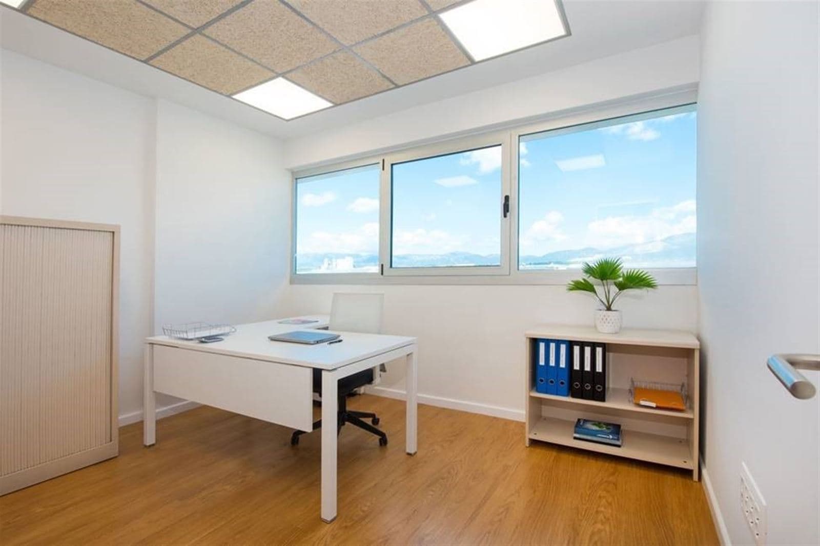 DESPACHO EN CENTRO DE NEGOCIOS - Foto 1