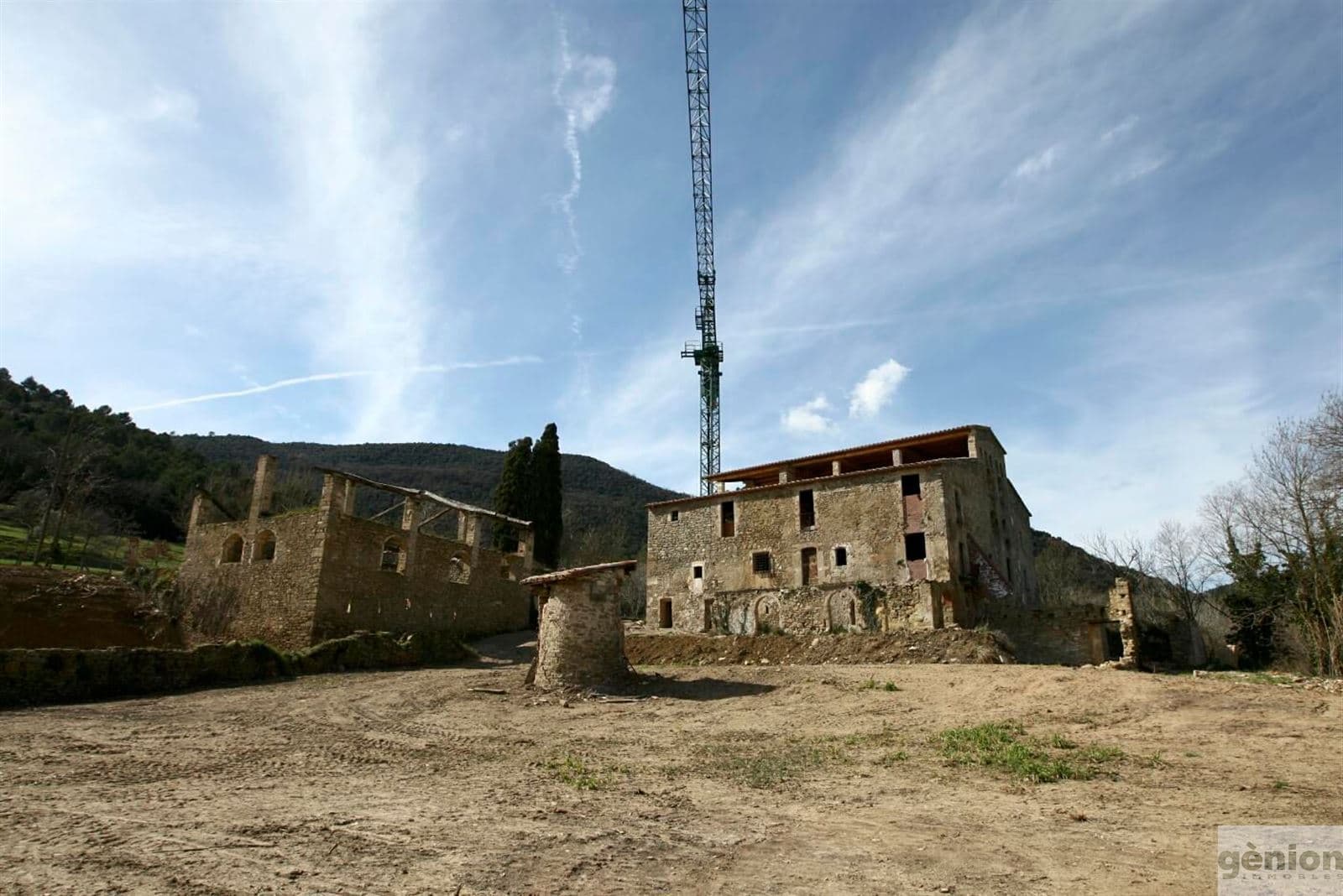 MASIA CERCA DEL LAGO DE BANYOLES. 14HA. DE TERRENO Y 1.900M² CONSTRUIDOS - Foto 4